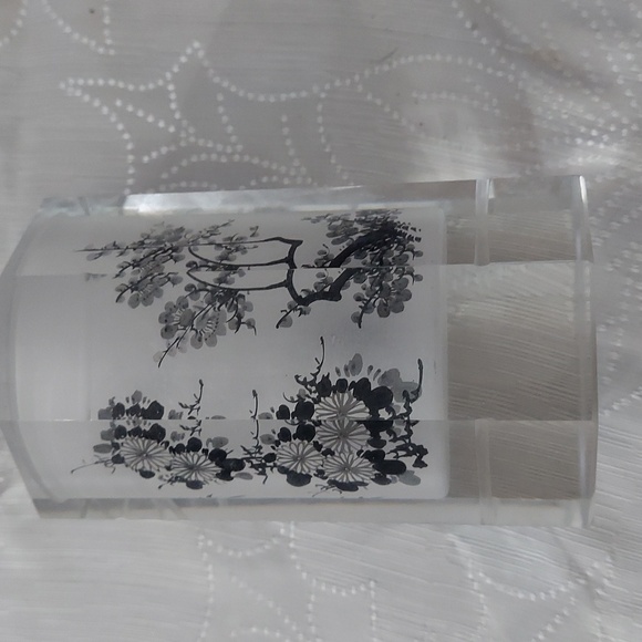 Chinese Reverse-painted Vase - Picture 7 of 10